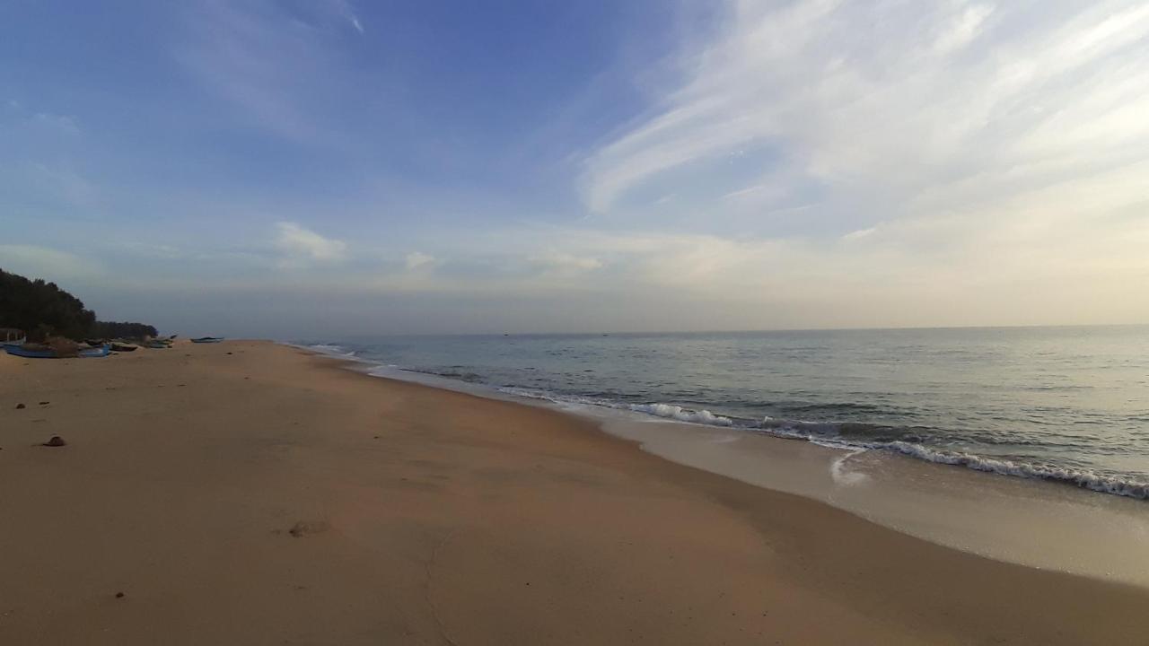 Kunam Beach Rest Inn Batticaloa Extérieur photo